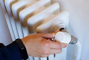 Kaloryfer zakręcony? I tak zapłacisz. Nowe prawo uderzy w lokatorów-54330