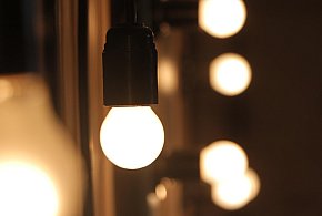 Rachunki za prąd pójdą w dół. Rząd usuwa opłatę doliczaną od lat-54656