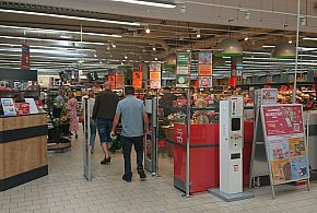 Pracownicy popularnej sieci mają dość. W południe zatrzymają pracę-54972