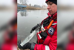Cienki lód na Gople. WOPR ostrzega: nie wchodź na taflę-55411