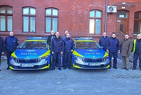 Dwa nowe radiowozy dla inowrocławskiej policji-56071