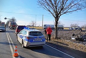 BMW wymusiło pierwszeństwo. Auto dachowało po zderzeniu