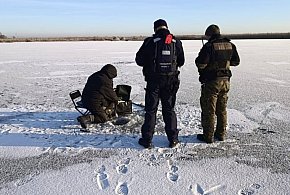 Kontrolowali wędkarzy na jeziorach
