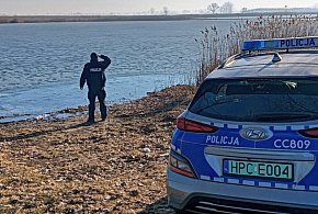 Lód coraz cieńszy. Policjanci kontrolują akweny