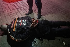 Włamał się do marketu w Pakości. Policja zatrzymała go po chwili