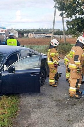 Lexus zderzył się z ciężarówką-5776