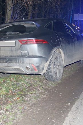 Porsche uderzyło w jaguara-5961