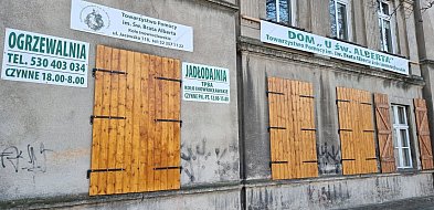 Jeden telefon na 112 i szybka pomoc. 56-latek trafił do szpitala-55636