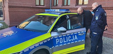 Nowy radiowóz dla policjantów z Pakości-56131