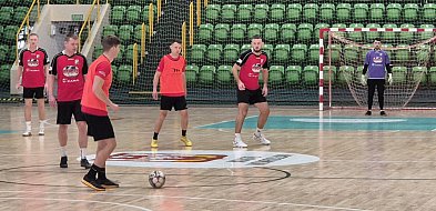 rolKI24.INFO | Zamienili garnitury na sportowe stroje! ⚽🔥