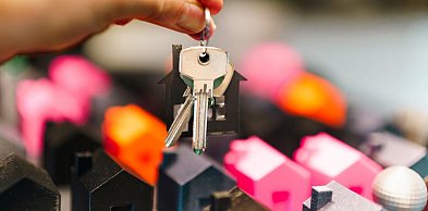 Gdzie w 2026 szukać najlepszych ofert mieszkań na sprzedaż?