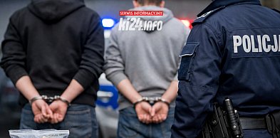 Nerwowe zachowanie zdradziło 26-latka. Dwaj zatrzymani z narkotykami
