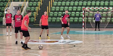 rolKI24.INFO | Zamienili garnitury na sportowe stroje! ⚽🔥