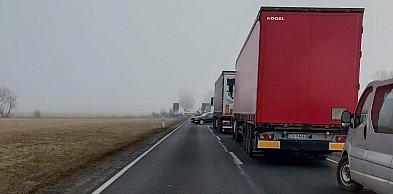 Groźny wypadek na DK15. Jest ofiara śmiertelna. Droga zablokowana