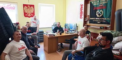 Pracownicy IKS „Solino” kontynuują głodówkę