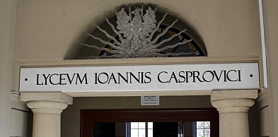 Łaciński detal w Kasprowiczu. To nie jest zwykły napis