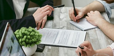 Dlaczego warto porównywać oferty ubezpieczeniowe przed podjęciem decyzji?