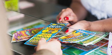 Ktoś w Inowrocławiu wydrapał sobie 208 tysięcy złotych