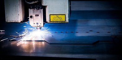 Maszyny CNC w przemyśle ? jak zwiększają wydajność produkcji?