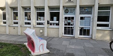 Biblioteka zmienia godziny na wakacje