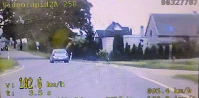 O ponad 50 km/h za szybko. Kierowca Opla pożegnał się z prawem jazdy