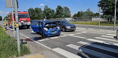 Kolizja dwóch osobówek w Latkowie. Były utrudnienia