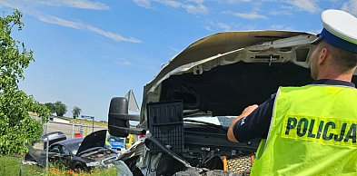 Zderzenie osobówki z autem dostawczym. Interweniowały służby