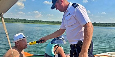 Tłumy w Przyjezierzu. Policja i WOPR czuwały nad bezpieczeństwem