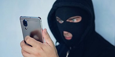 Straciła ponad 18 tysięcy złotych. Oszukali ją na blika-52711
