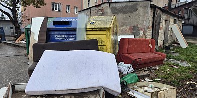 Nowy pomysł na walkę ze śmieciami: QR kody na miejskich koszach-53157