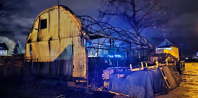 Tragiczny pożar hali przy ul. Magazynowej. W pogorzelisku znaleziono zwłoki-53579