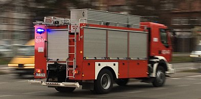 Chciał rozpalić w piecu benzyną. Skończyło się eksplozją-53795