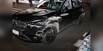 Nóż, gaz i ucieczka mercedesem. 36-latek zatrzymany po pościgu-55330