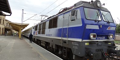 Marznący deszcz spowalnia kolej. Opóźnienia pociągów w regionie