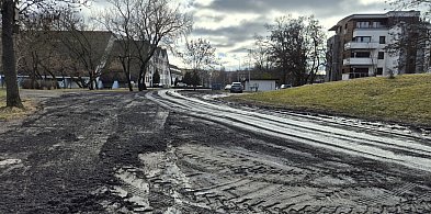 rolKI24.INFO | Błoto zamiast chodnika. Rodzice pytają dlaczego?