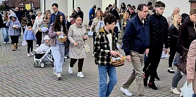 rolKI24.INFO | Mieszkańcy podtrzymują wielkanocną tradycję 🧺🐣