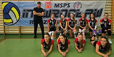 Młodziczki MSPS Inowrocław najlepsze w inauguracyjnym turnieju-52831