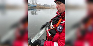 Nadgoplańskie WOPR ostrzega: Cienki lód na Gople-55411