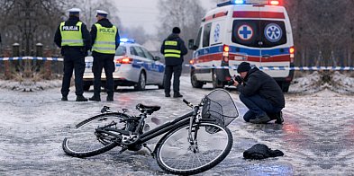 Śmiertelny upadek rowerzystki na oblodzonej jezdni-55474