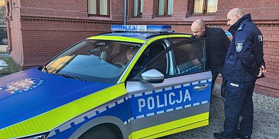 Nowy radiowóz dla policjantów z Pakości-56131