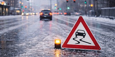 Bardzo ślisko na drogach w mieście i regionie