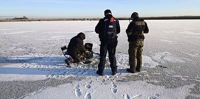 Kontrolowali wędkarzy na jeziorach
