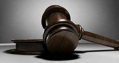 Rusza proces byłej urzędniczki. Miała trzykrotnie fałszywie oskarżyć Brejzę-53047