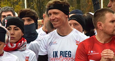 Na sportowo uczcili Święto Niepodległości-54071