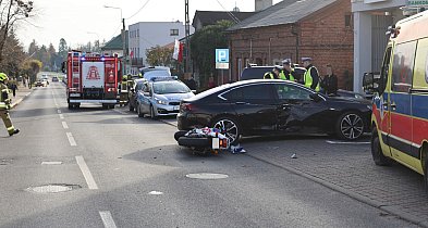 Zderzenie auta z motocyklem w Radziejowie. 52-latek trafił do szpitala-54146