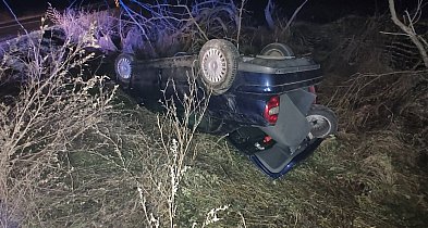 Dachowanie osobówki pod Pakością-54885