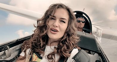 Ten teledysk powstał w chmurach-54888