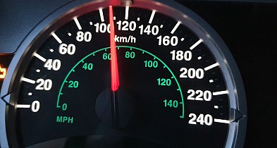 Jechał 104 km/h na „50”. Dostał mandat, punkty i stracił prawo jazdy-55170