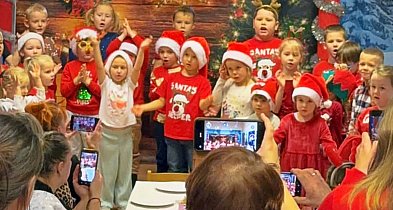 Świąteczna atmosfera w „Dziewiątce”. Koncert i pierniki z rodzicami-55236