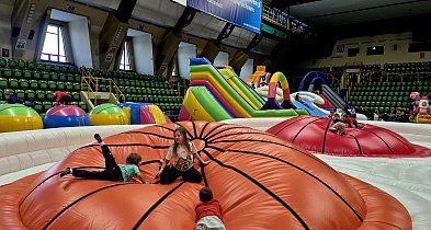 Dmuchańce znowu opanowały inowrocławską halę-55603